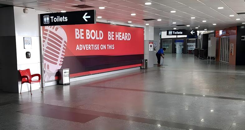 拉各斯機場廣告